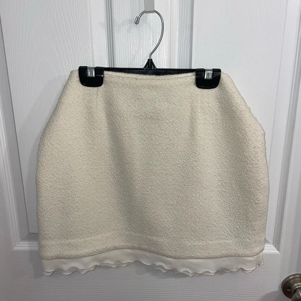 Vintage Victoria's Secret Off White Blazer with Black Floral Detail - Picture 5 of 7